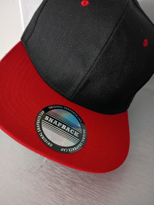 Snapback Black & Red Cap